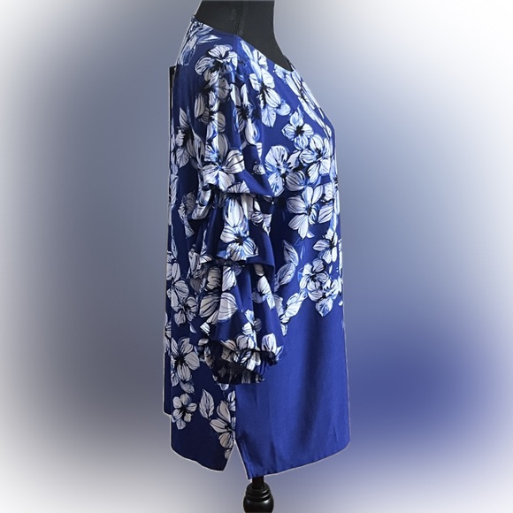 Slim Factor by Investments Blue Floral Women's Top  NWT - Picture 2 of 6